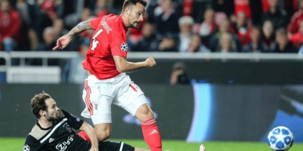 欧冠焦点战：勒沃库森VS纽卡斯尔联——战术博弈与胜负天平的深度剖析